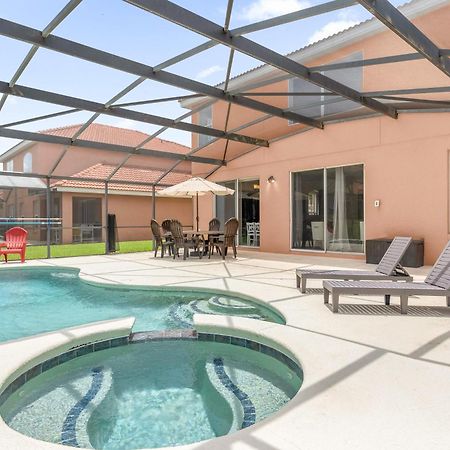Large Spacious Home W Private Pool & Hot Tub Davenport Eksteriør bilde