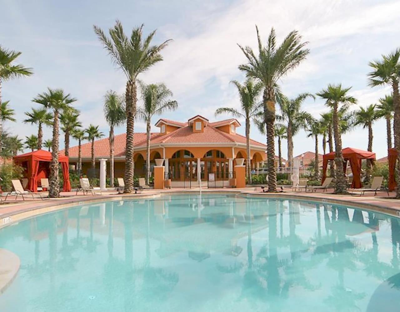 Large Spacious Home W Private Pool & Hot Tub Davenport Eksteriør bilde