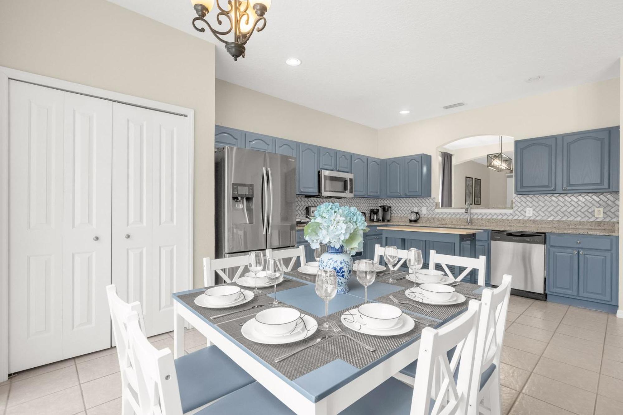 Large Spacious Home W Private Pool & Hot Tub Davenport Eksteriør bilde