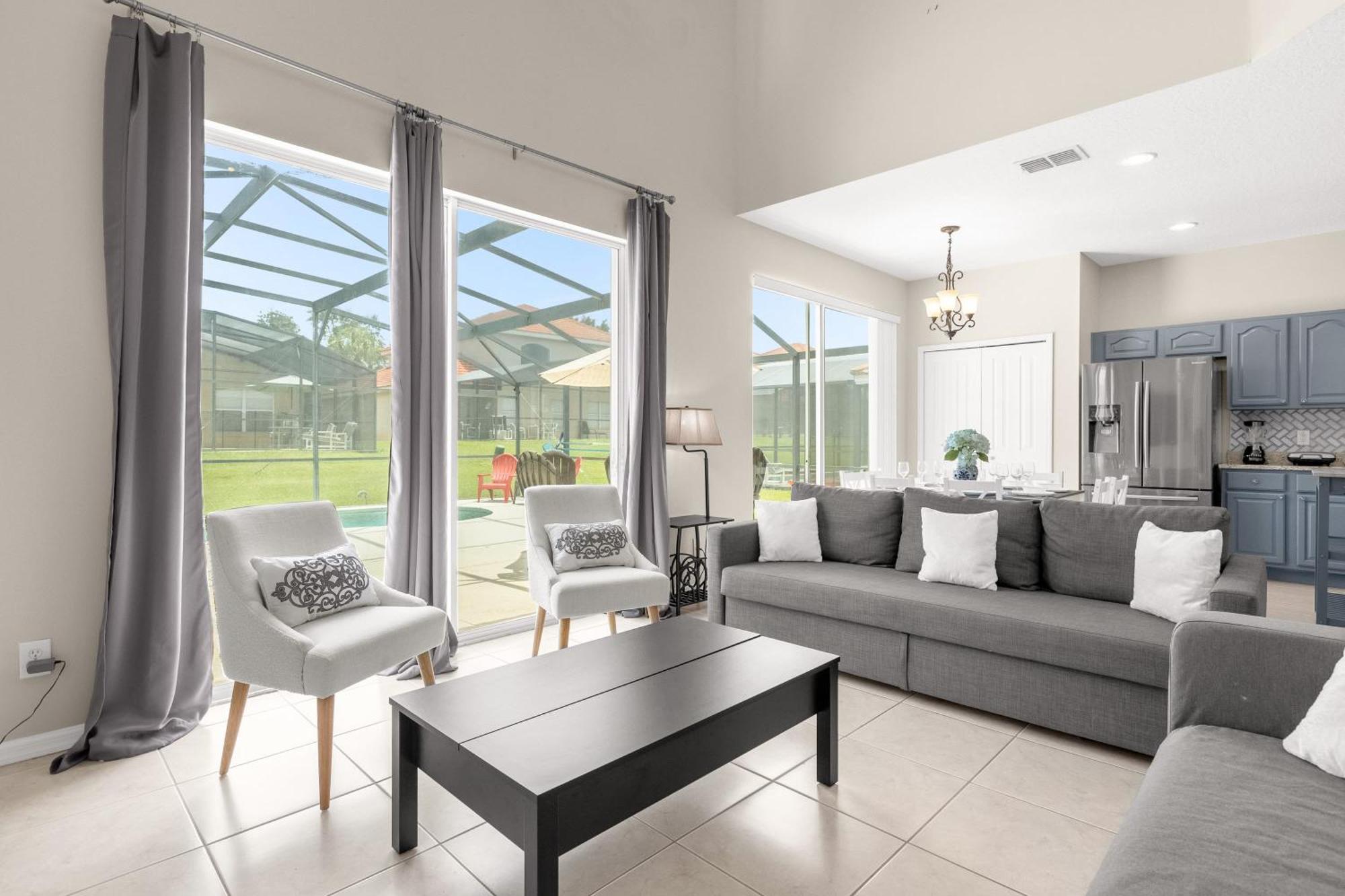 Large Spacious Home W Private Pool & Hot Tub Davenport Eksteriør bilde