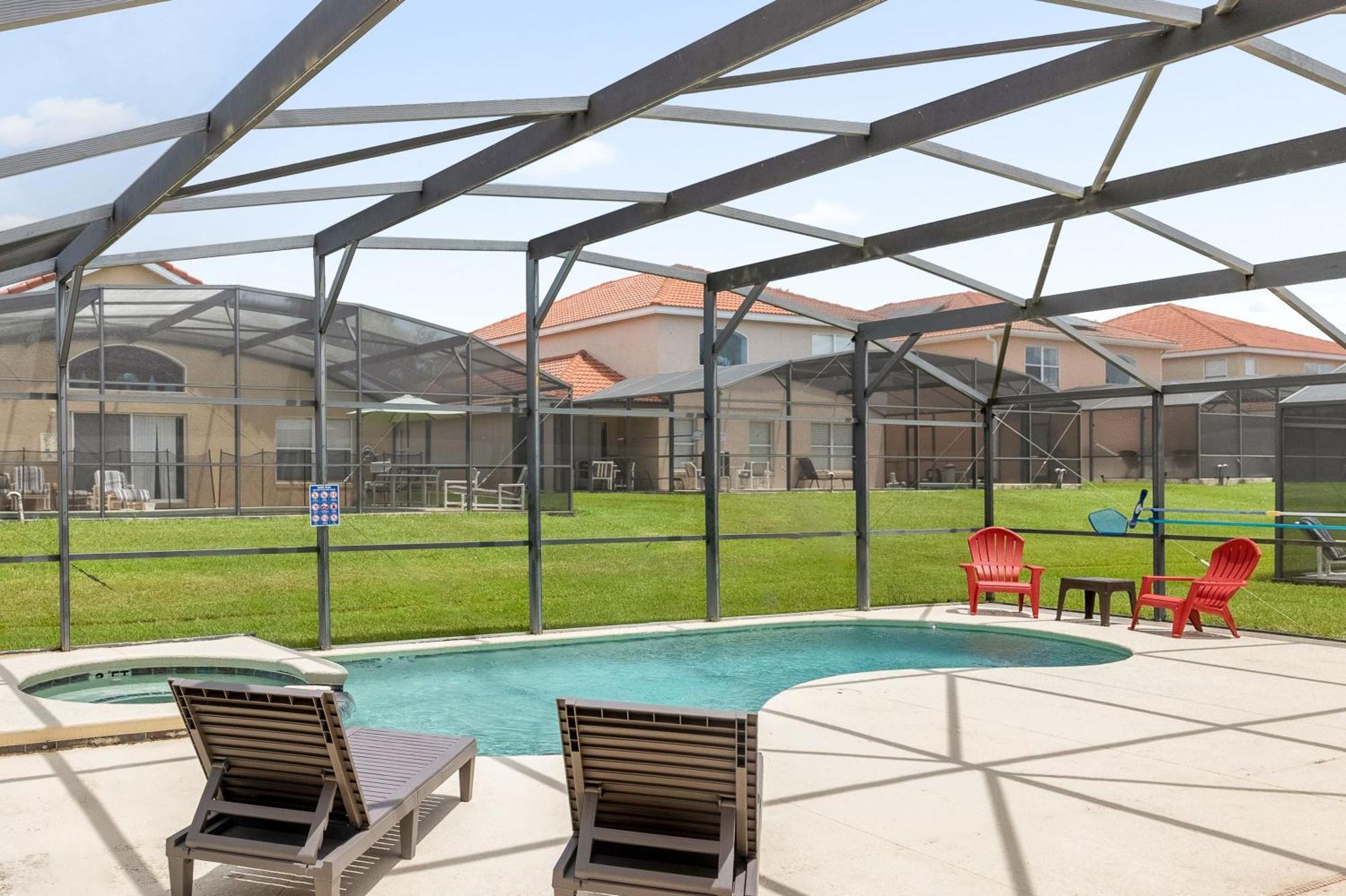 Large Spacious Home W Private Pool & Hot Tub Davenport Eksteriør bilde